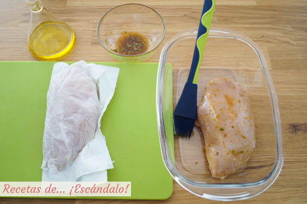 Pechugas de pollo jugosas al horno