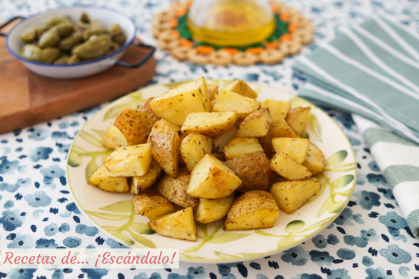 Receta de patatas al horno asadas, la guarnicion ideal o aperitivo
