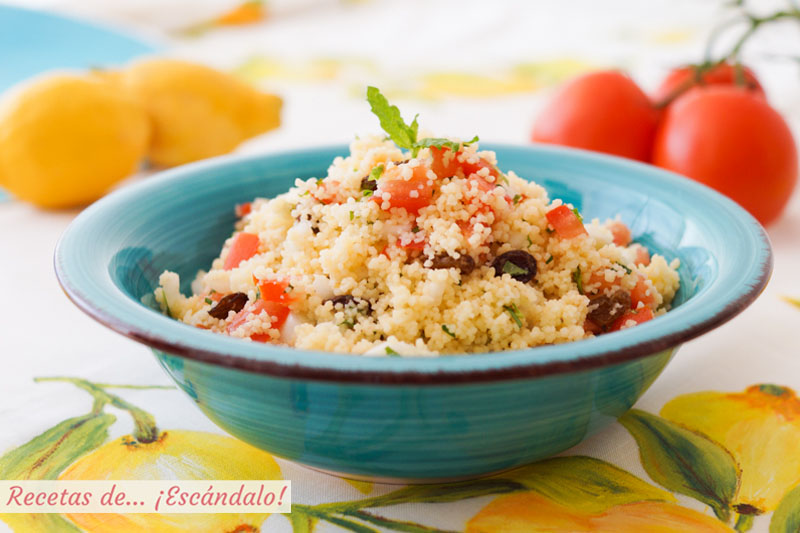 Tabule o Tabbouleh, la ensalada libanesa con cuscus, tomate y hierbabuena