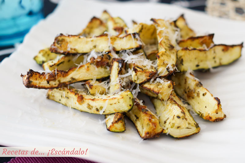 Calabacines al horno con queso parmesano. Receta facil y saludable