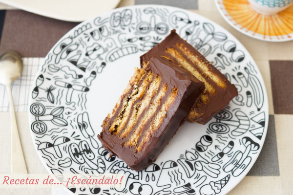 Receta de tarta de galletas y chocolate sin horno. La mas facil y con potente sabor a chocolate