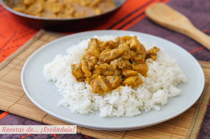 Pollo al curry con arroz y leche de coco. Receta facil y rica