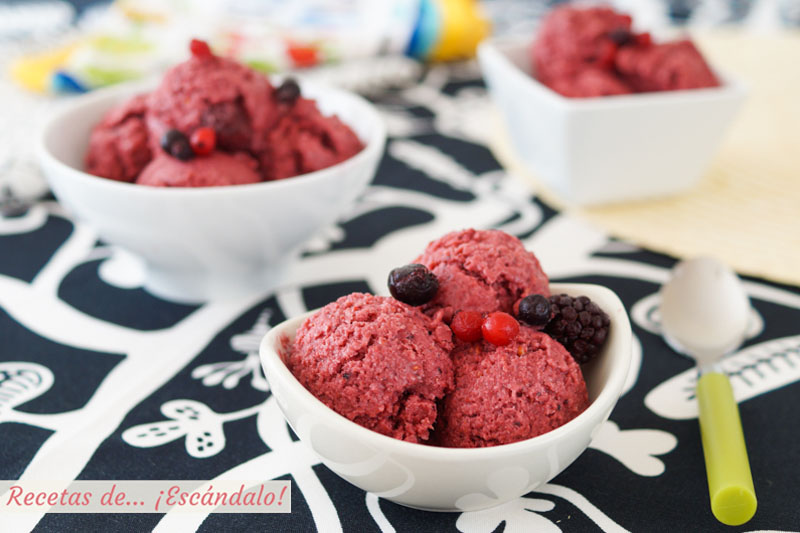 Helado casero de frutos rojos y yogur, muy facil y rapido