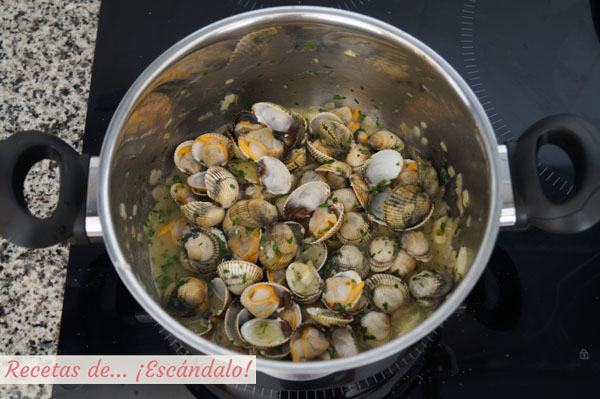 Berberechos en salsa verde