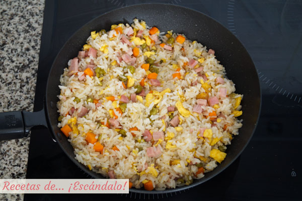 Como hacer arroz tres delicias chino