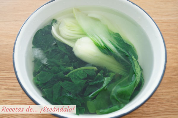 Pak choi y espinacas