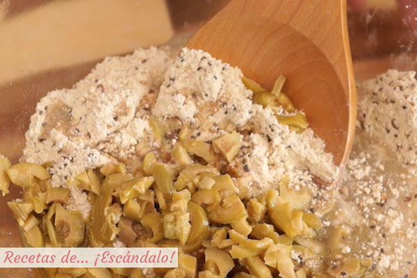 Masa para galletas saladas con aceitunas