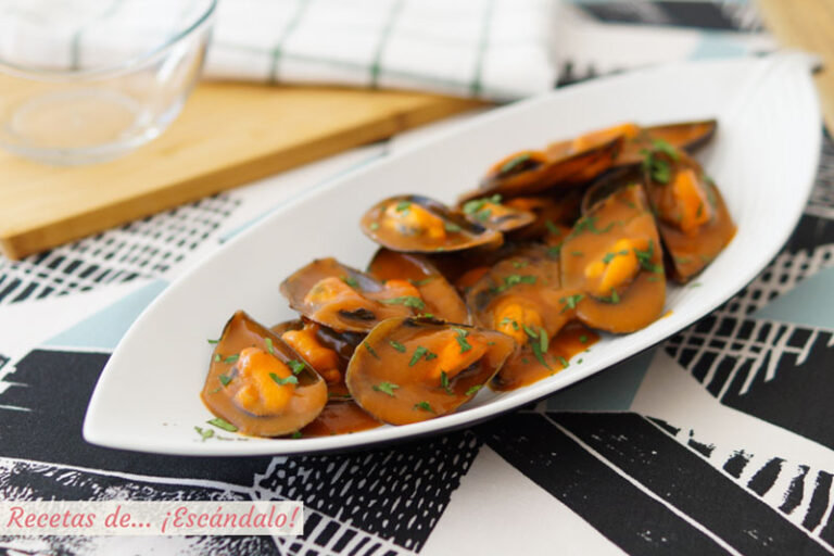 Receta de mejillones al vapor en salsa americana. Fáciles y ricos