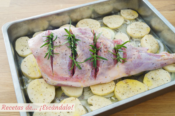 Pierna de cordero al horno con patatas