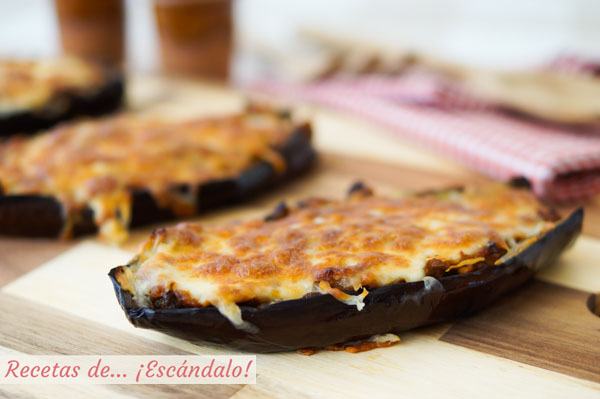 Receta de berenjenas rellenas de atun con queso gratinado al horno