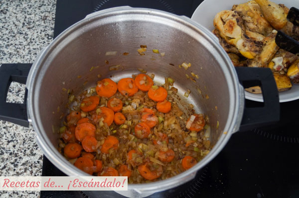 Verduras para pollo en salsa