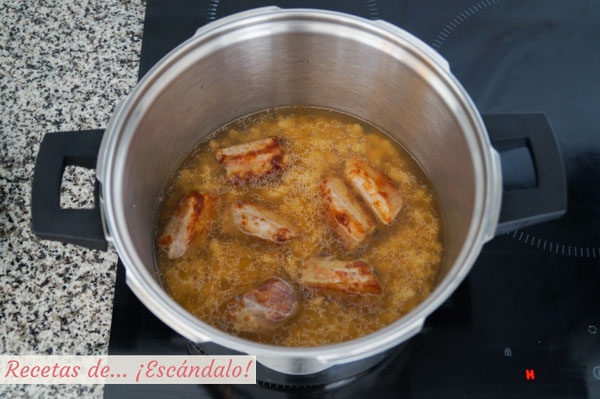 Alubias blancas con costillas de cerdo para cassoulet