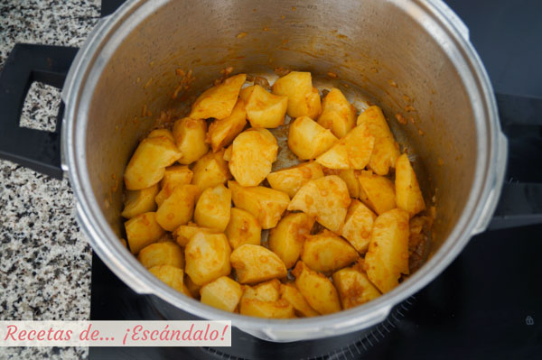 Como hacer guiso de patatas con bacalao