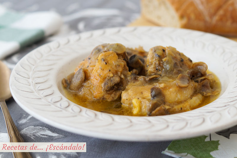 Pollo a la cerveza con champinones. Receta sencilla y deliciosa de pollo guisado