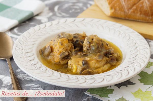 Receta de pollo a la cerveza con champinones, sencilla y deliciosa