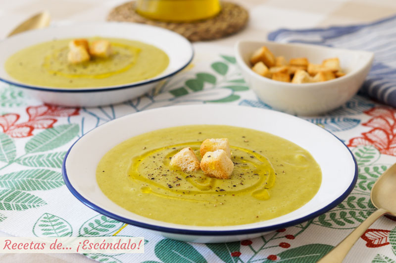Crema de calabacin y puerros con o sin quesitos