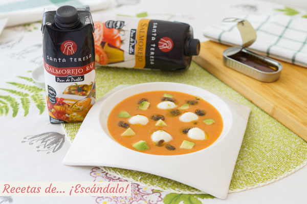 Como hacer salmorejo con mozzarella y picadillo de anchoas, alcaparras y aceitunas