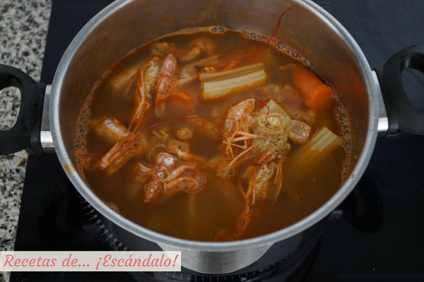 Caldo de gambas casero