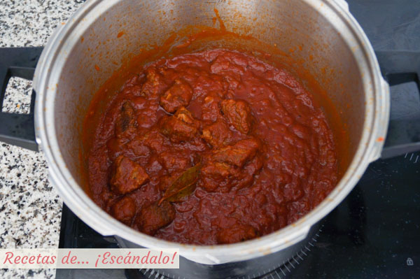 Como hacer carne con tomate