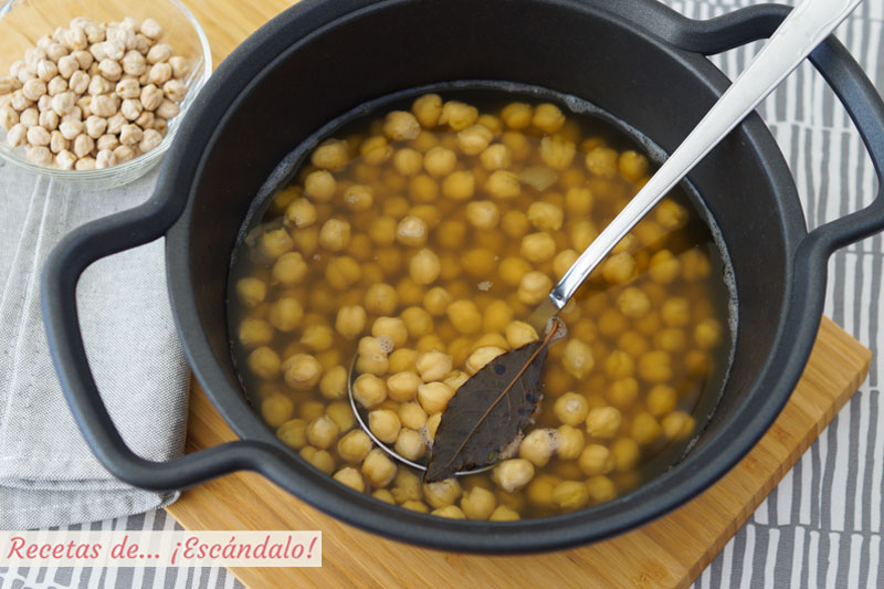 Como cocer garbanzos en olla tradicional o rapida. Tiempos y trucos