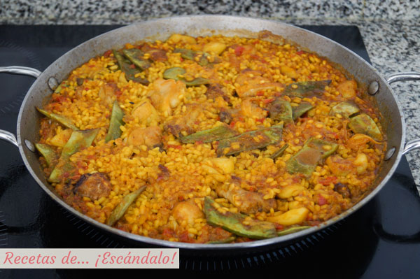 Como hacer paella mixta con marisco, carne y verduras. Receta de arroz deliciosa