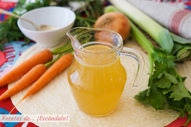 Cómo hacer caldo de verduras casero. Receta muy fácil
