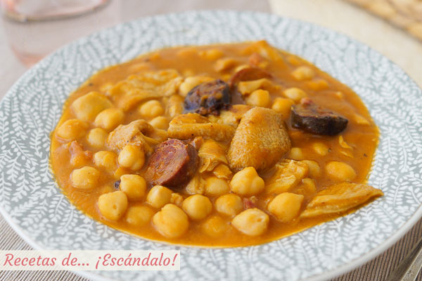 Receta tradicional de callos con garbanzos increiblemente ricos