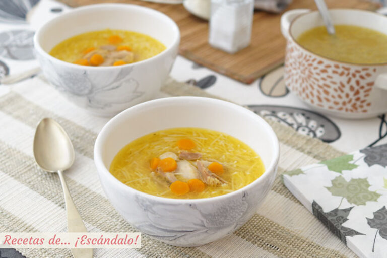 Receta de sopa de pollo con caldo de pollo casero, ¡irresistible!