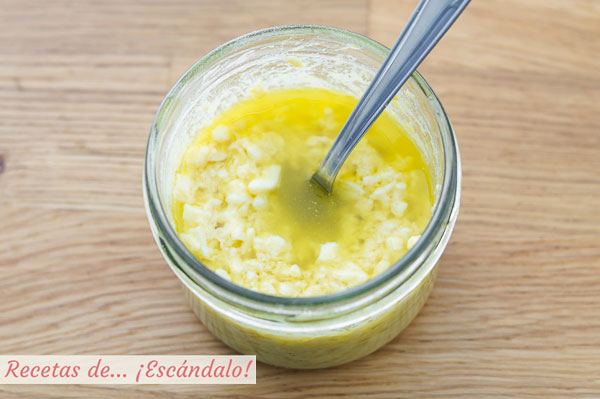 Vinagreta de huevo y mostaza para ensalada