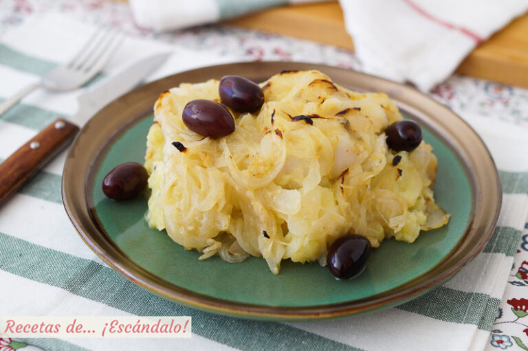 Bacalao a la portuguesa al horno, al estilo à Margarida da Praça