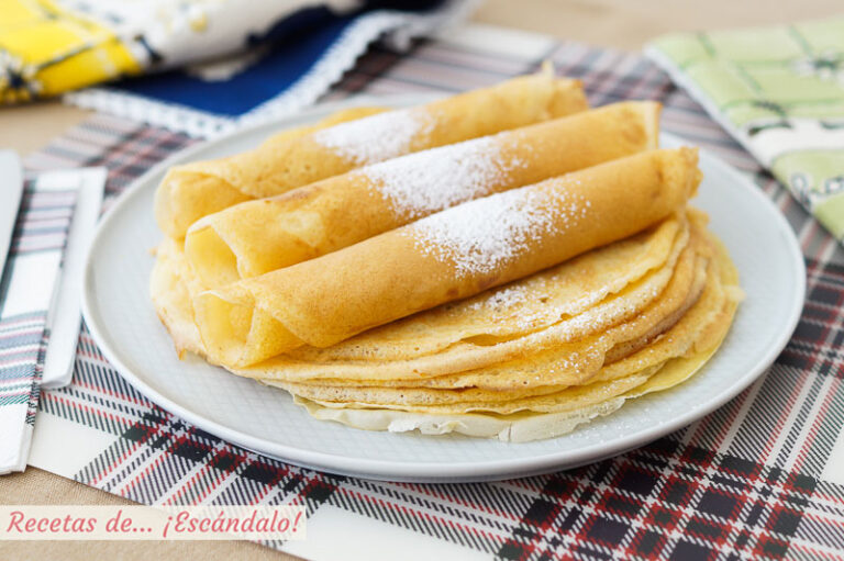 Filloas gallegas de leche o frixuelos. Receta dulce de carnaval