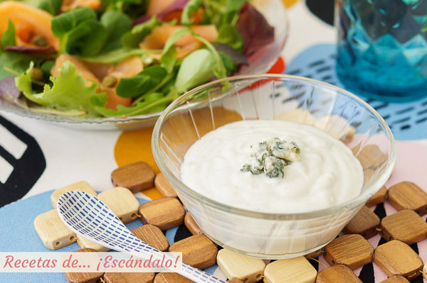 Receta de salsa de queso roquefort y yogur para ensaladas, riquisima