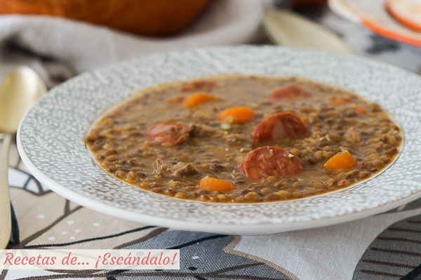 Receta tradicional de lentejas con chorizo. Facil y deliciosa