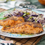 Salmón al horno con salsa de mostaza y miel