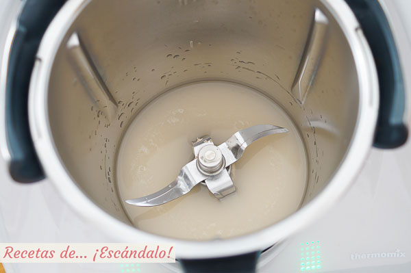 Agua y levadura para pizza