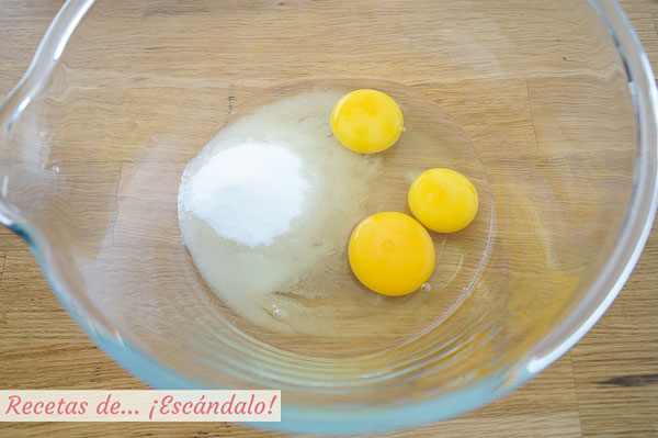 Huevos con azucar para brownie