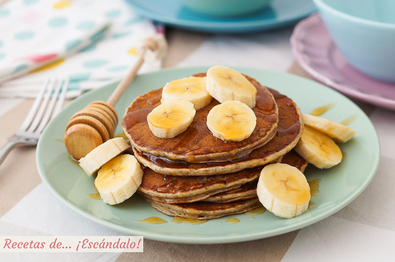 Pancakes o hot cakes de banana o platano. Sabrosos, rapidos y faciles