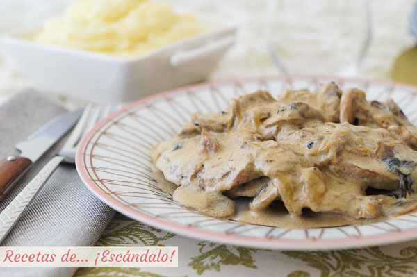 Receta de lomo de cerdo iberico en salsa de champinones, jugoso y sabroso