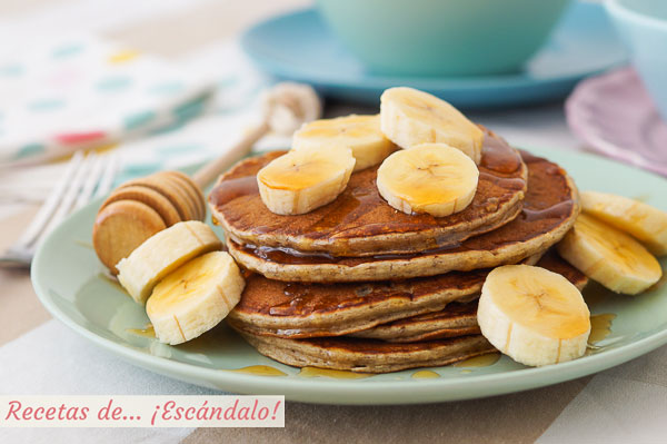 Receta de pancakes o hot cakes de banana o platano. Sabrosos, rapidos y faciles