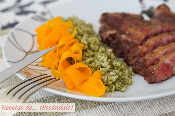 Arroz a la albahaca y zanahorias al vapor