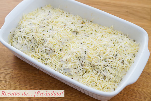 Bechamel y queso rallado para berenjenas rellenas