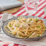 Espaguetis con pollo y bacon