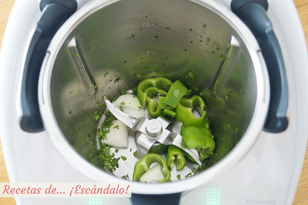 Cebolleta y pimiento para guacamole