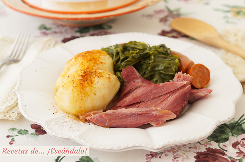 Lacon con grelos o berza. Receta tradicional gallega