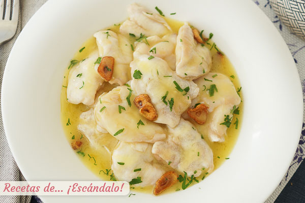 Como hacer cocochas o kokotxas de bacalao al pil pil. Receta exquisita y con trucos