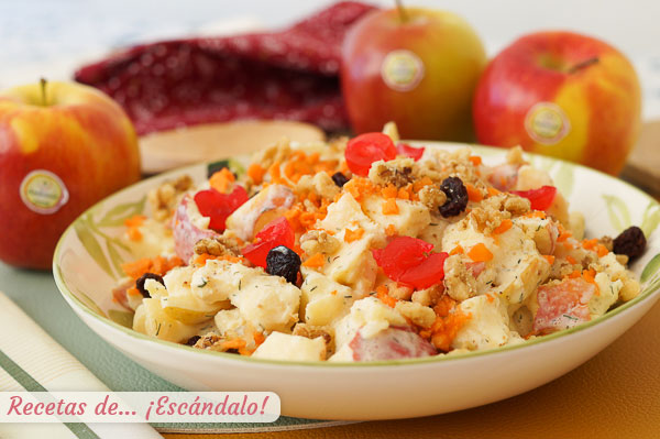 Receta de ensalada de manzana navidena con pina, pasas y nueces