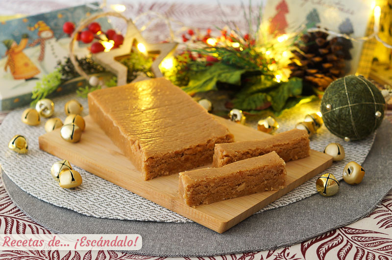 Turron de Jijona o turron blando casero. Receta de dulce navideno