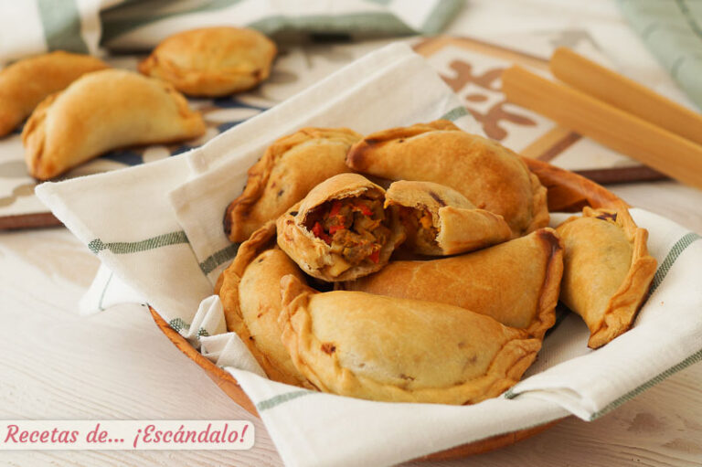 Empanadas argentinas o empanadas criollas de carne con masa casera