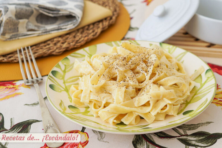 Fetuccini Alfredo, un plato de pasta con queso irresistible