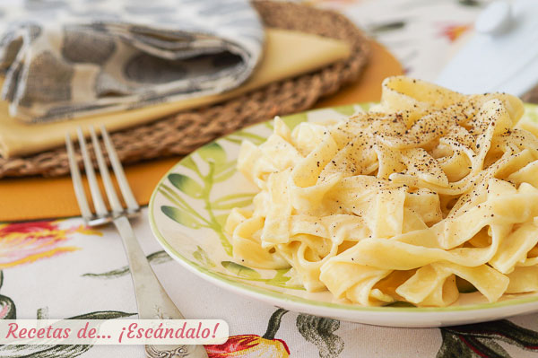 Receta de fetuccini Alfredo, un plato de pasta con queso irresistible